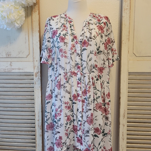 Torrid floral romantic chiffon hi-lo tunic - Picture 2 of 13